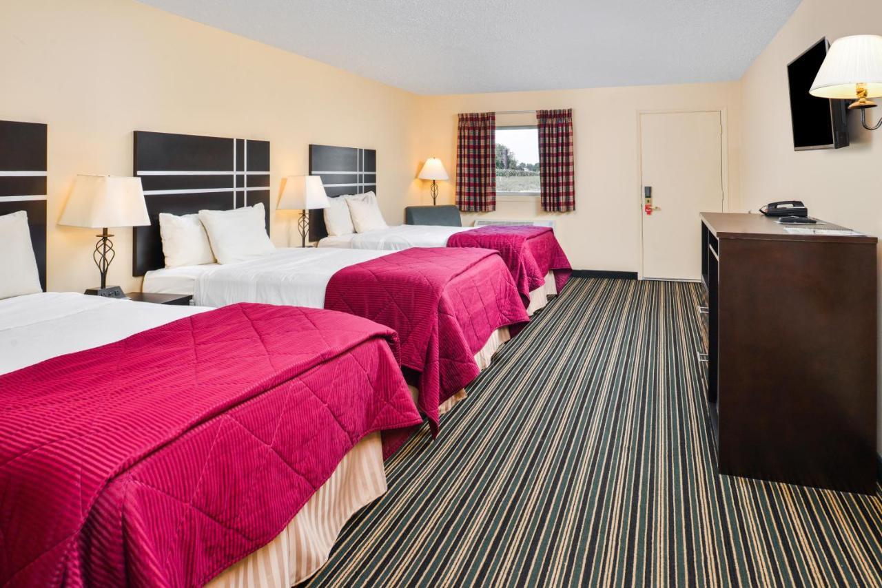 Soudersburg Inn & Suites Lancaster Ronks Exterior foto