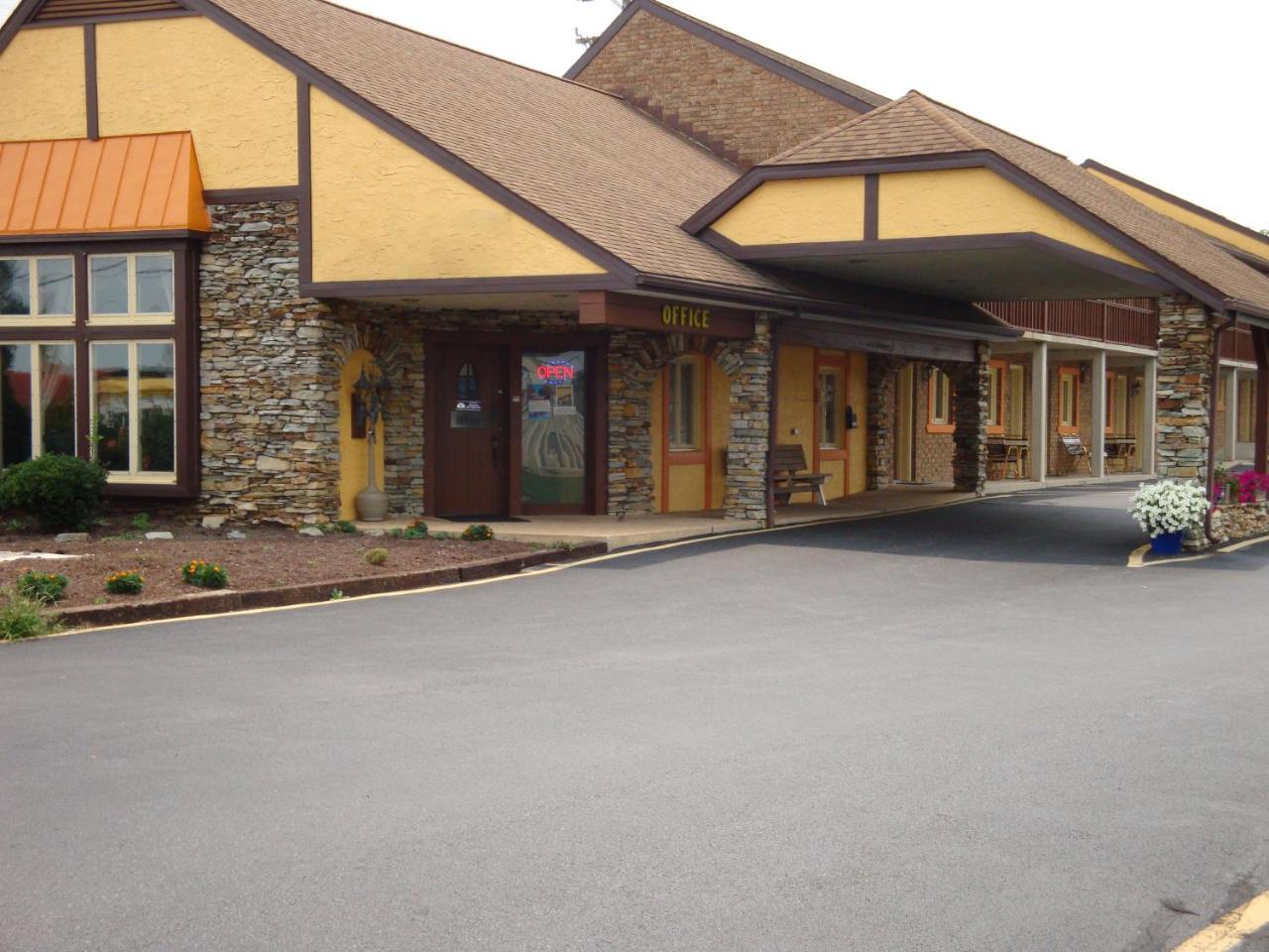 Soudersburg Inn & Suites Lancaster Ronks Exterior foto